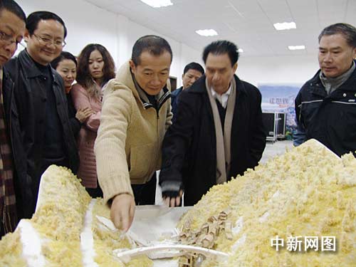 谭盾亲临张家界天门山为实景演出音乐寻灵感